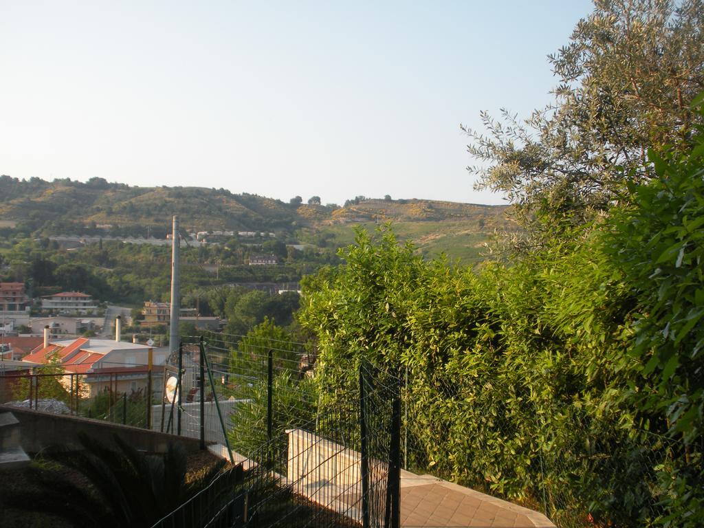 B&B Brezza Marina Сан-Бенедетто-дель-Тронто Экстерьер фото